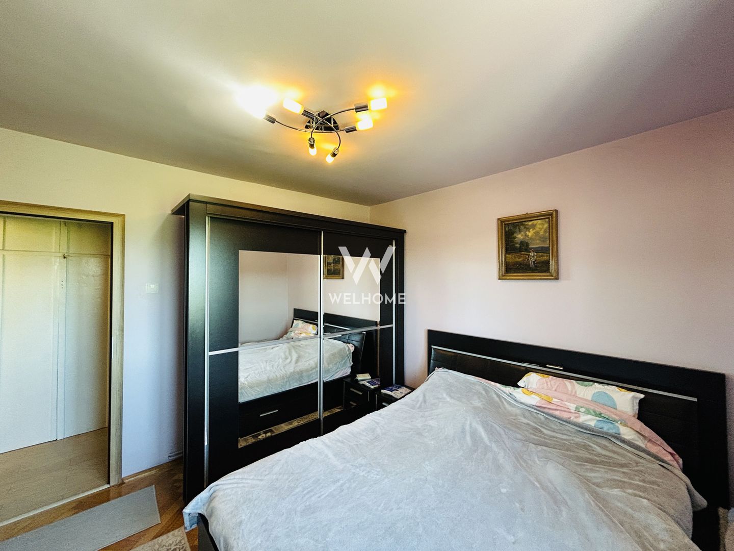 Apartament decomandat, cu 3 camere, 2 bai, 2 balcoane - Zona Strand - Poză 1