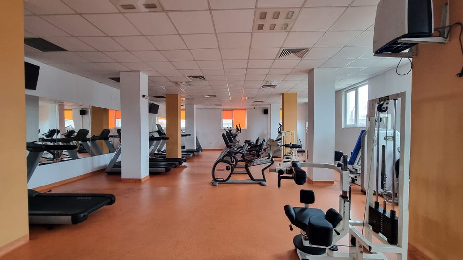 Clădire P+2+M de închiriat – spații servicii / birouri / sală sport - Poză 2