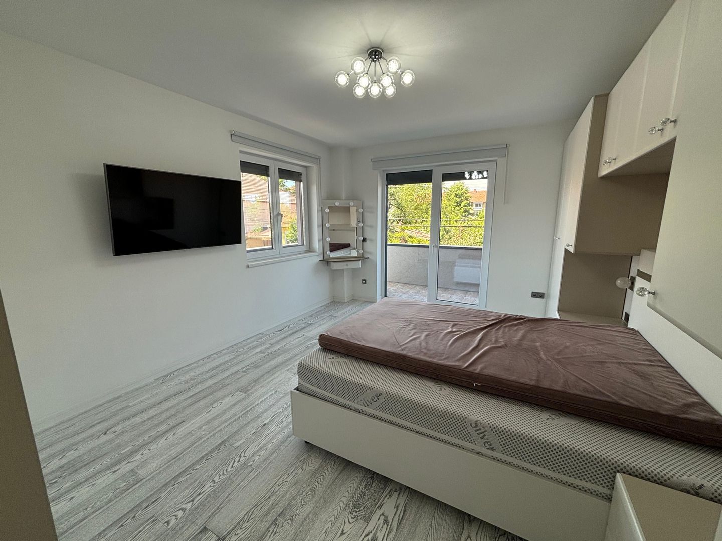 Apartament de 3 camere  de închiriat, în bloc nou, zona Trei Stejari - Poză 5