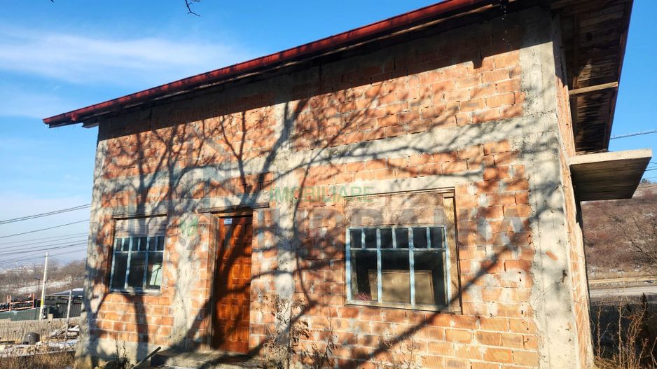 Casa la roșu de vânzare în Tomești/schimb garsoniera Iași - Poză 2