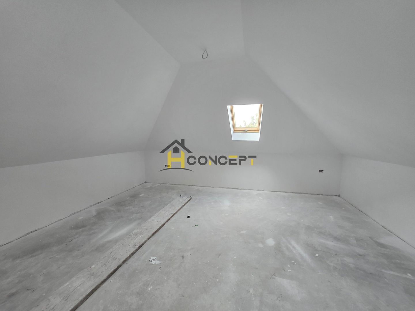 Vila finalizata, curte libera 185 mp,  loc de parcare, zona case - Poză 12