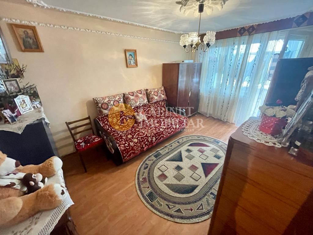 Apartament cu 3 camere decomandat - Podu Ros - Palas - Poză 2