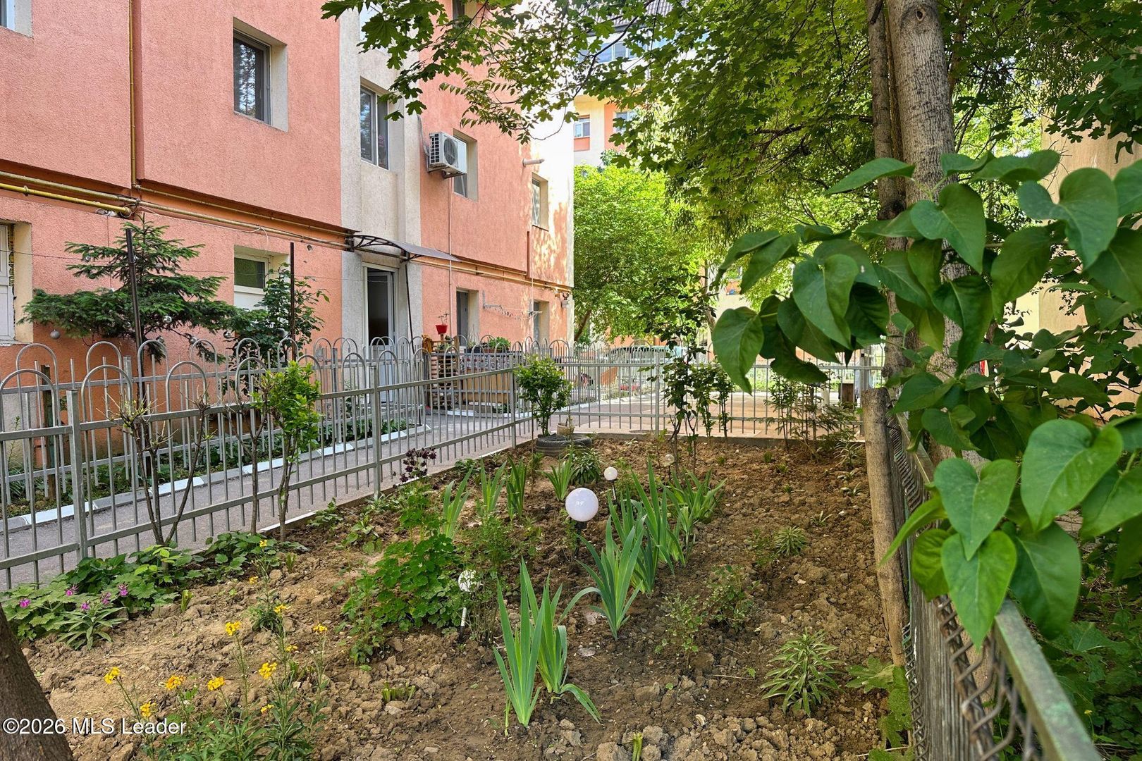 Fizicienilor - Lacramioarei, 3 camere 67 mp, pod 40 mp, modernizat - Poză 20