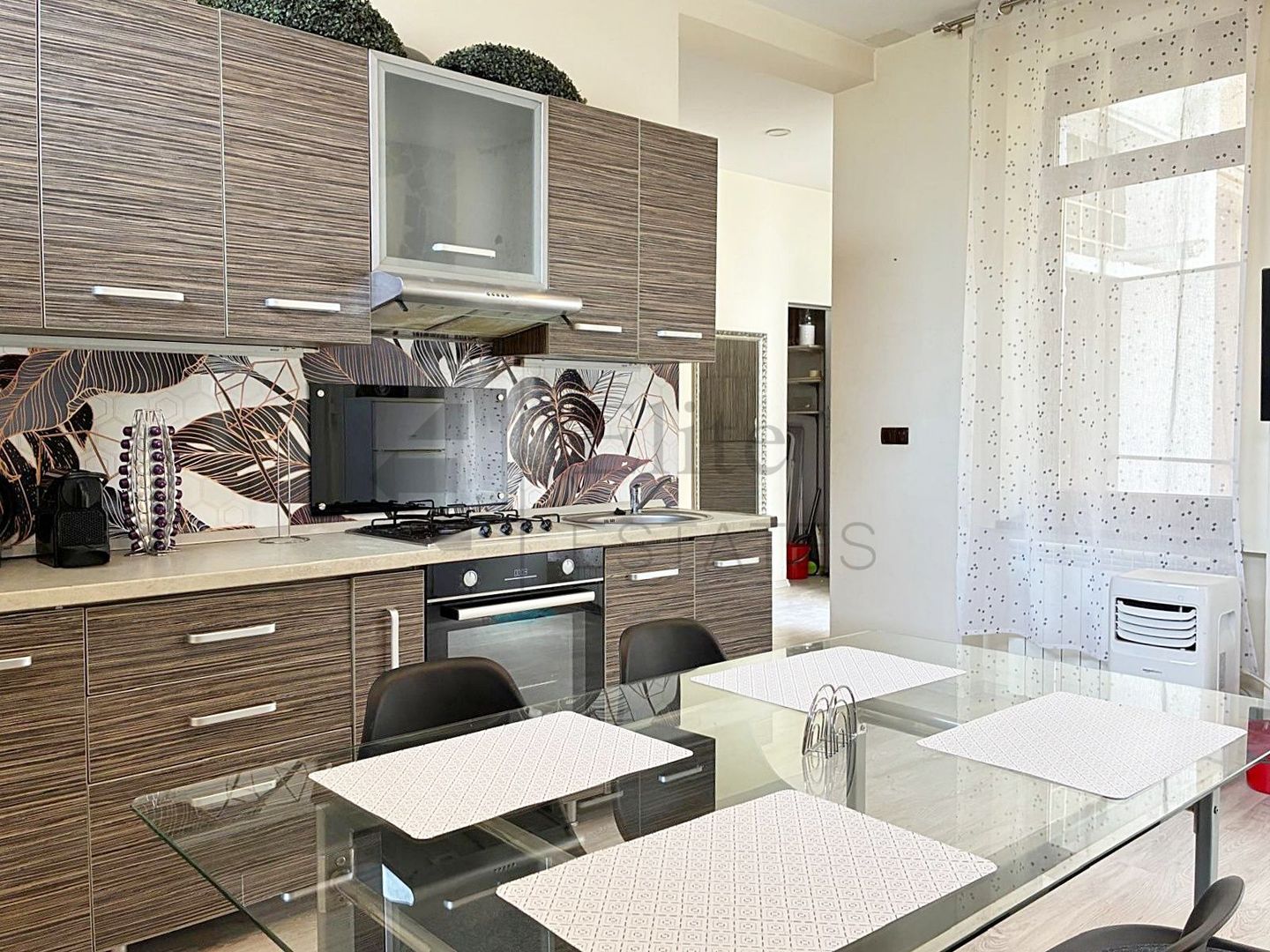 Apartament central cu 3 camere de vanzare in Oradea - Poză 13