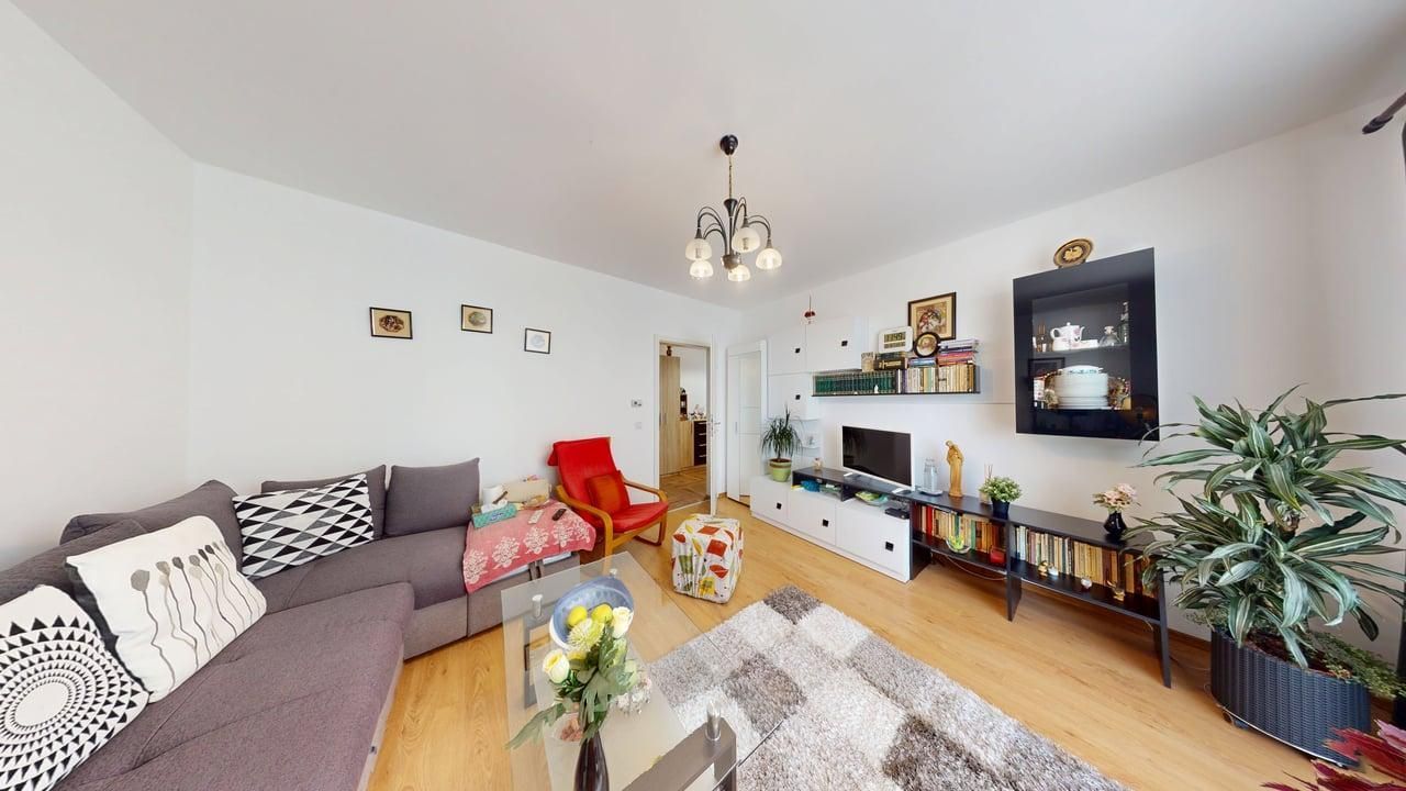 Apartament decomandat, 2 camere, balcon, boxa - Avangarden - Poză 4