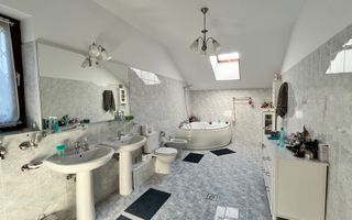 VILA 7 CAMERE, MOBILATA IN PIPERA DISPONIBILA IMEDIAT - Poză 24