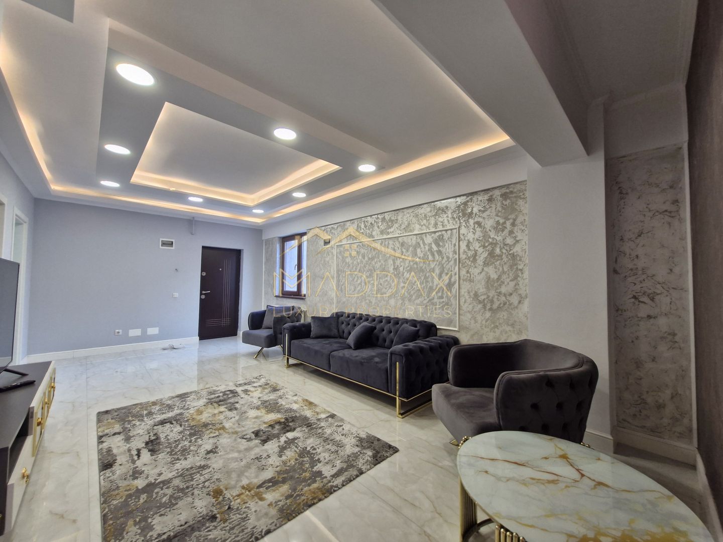 Apartament *4 camere *110mp* // Parcare - Poză 1