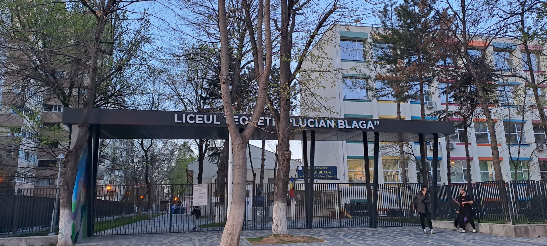 Pantelimon, Liceul Lucian Blaga, bloc reabilitat, fara risc seismic - Poză 2
