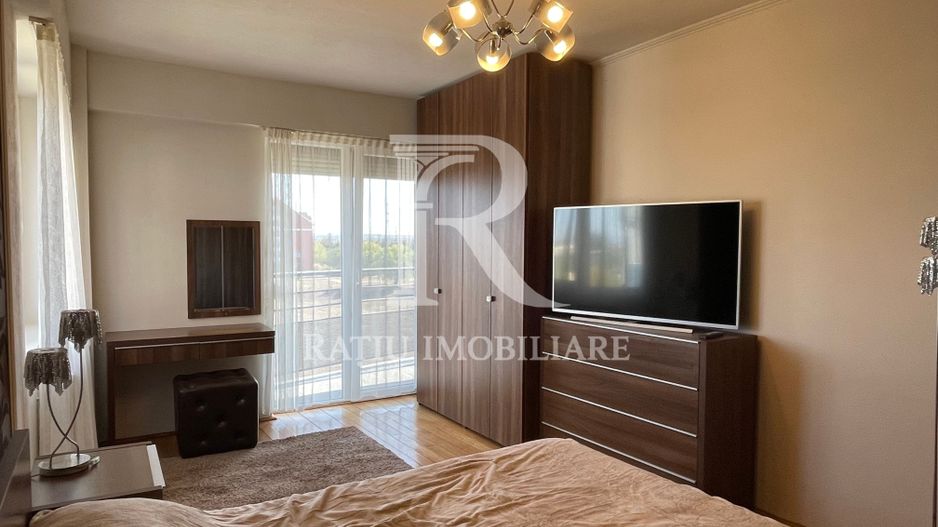 Apartament cu 3 camere | 2 Parcări Subterane | Nufărul | Oradea - Poză 8