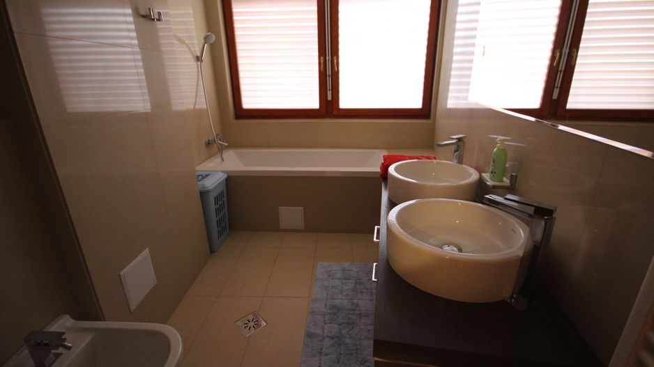 Casa pretabila birouri, camin de batrani - Poză 34