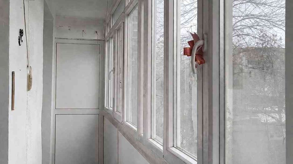 Vanzare 3 camere, etaj 1, balcon luminos, bucătărie separată – Drumul Taberei - Poză 3