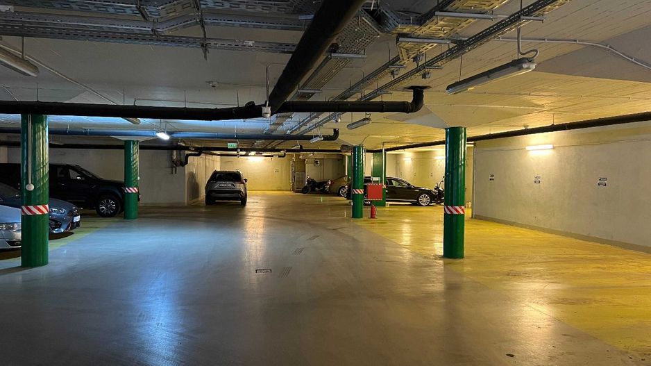 AP. 2 CAMERE PARCUL CIRCULUI,CENTRALA PROPRIE, LOC DE PARCARE SUBTERAN - Poză 7