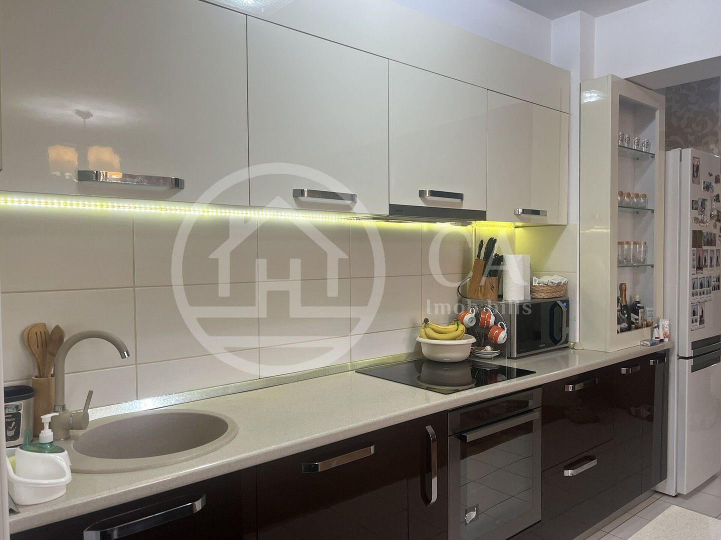 Apartament cu 3 camere de vanzare in Prima Nufarul Oradea - Poză 3