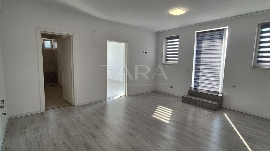 Apartament 2 camere, Chinteni – finisat, terasă 22 mp, parcare inclusă - Poză 1