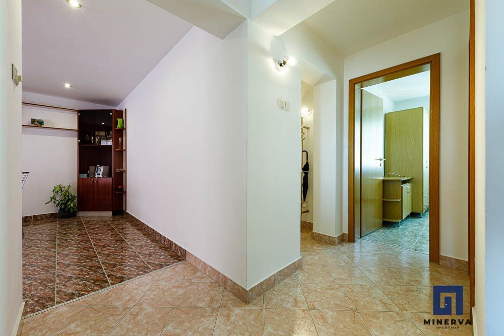 Apartament cu priveliste, 4 cam, decomandat – Zona Lipovei - Poză 13