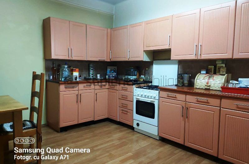 Casa cu 3 apartamente in zona Muzeului - Poză 13