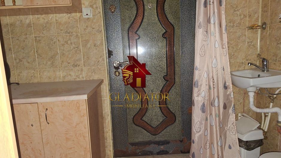 Camera de camin tip garsoniera Frumoasa Poitiers 16.2 mp, disponibila - Poză 6