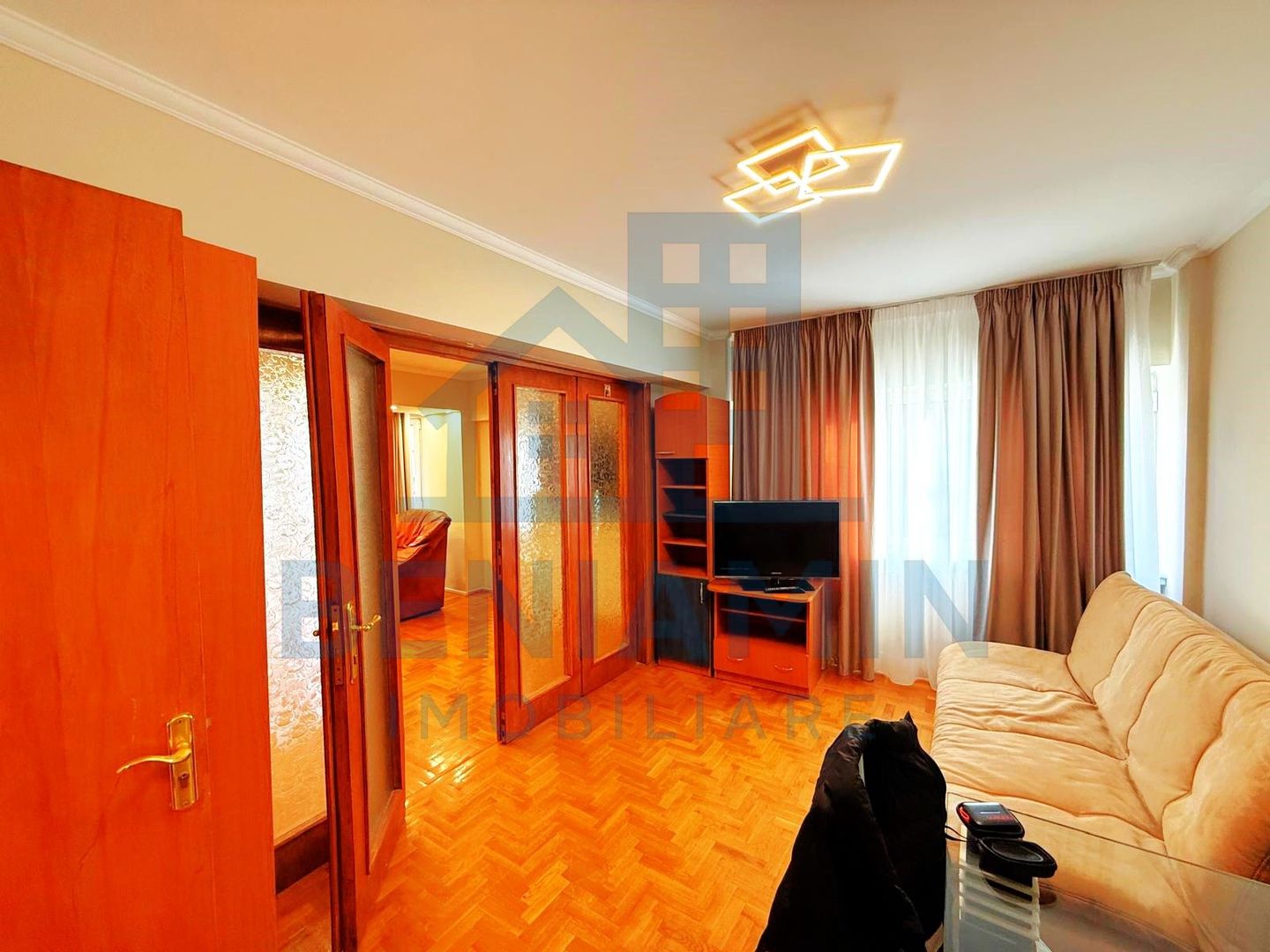 4 Camere-Ultracentral-Langa Mercur-Mobilat-Utilat-Disponibil Imediat - Poză 5