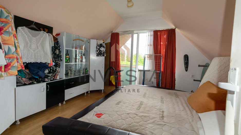 DE VANZARE CASA CU 4 CAMERE BUNA ZIUA - Poză 3