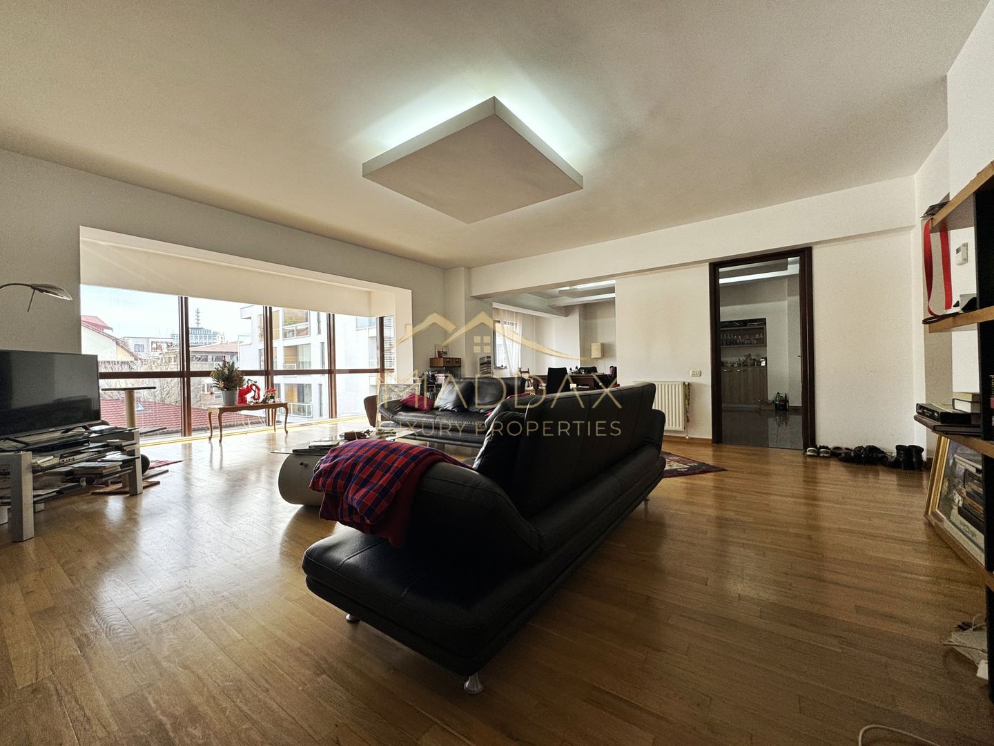 Apartament Elegant de Vânzare – 5 Camere/ 3 Băi, *Arcul de Triumf* - Poză 14