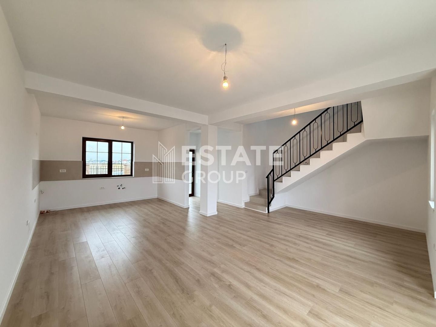 Duplex unit prin camera tehnica Mosnita Noua, pozitie excelenta - Poză 1