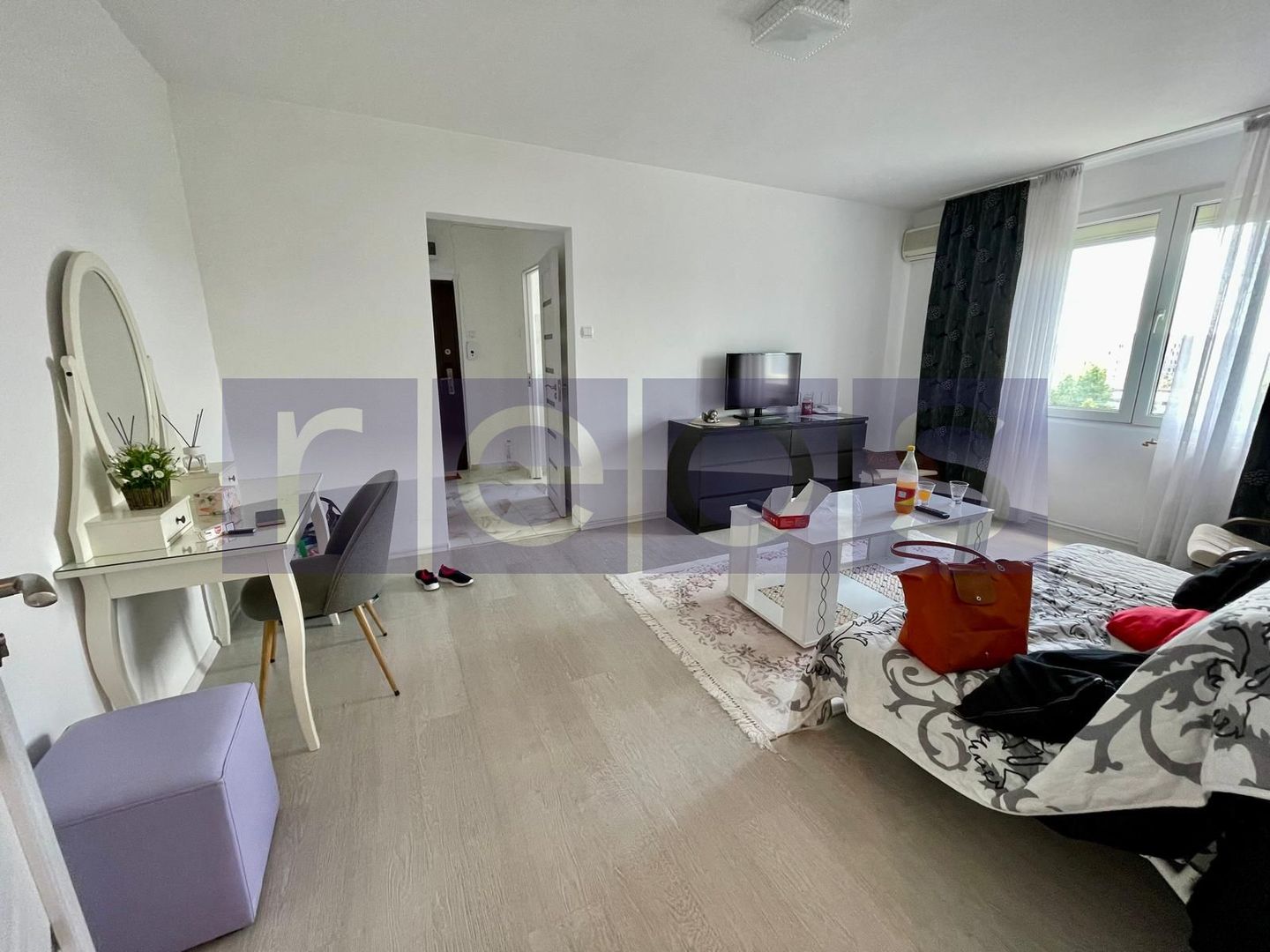 VANZARE APARTAMENT 2 CAMERE 50MP RENOVAT MODERN METROU 1 DECEMBRIE TITAN - Poză 4