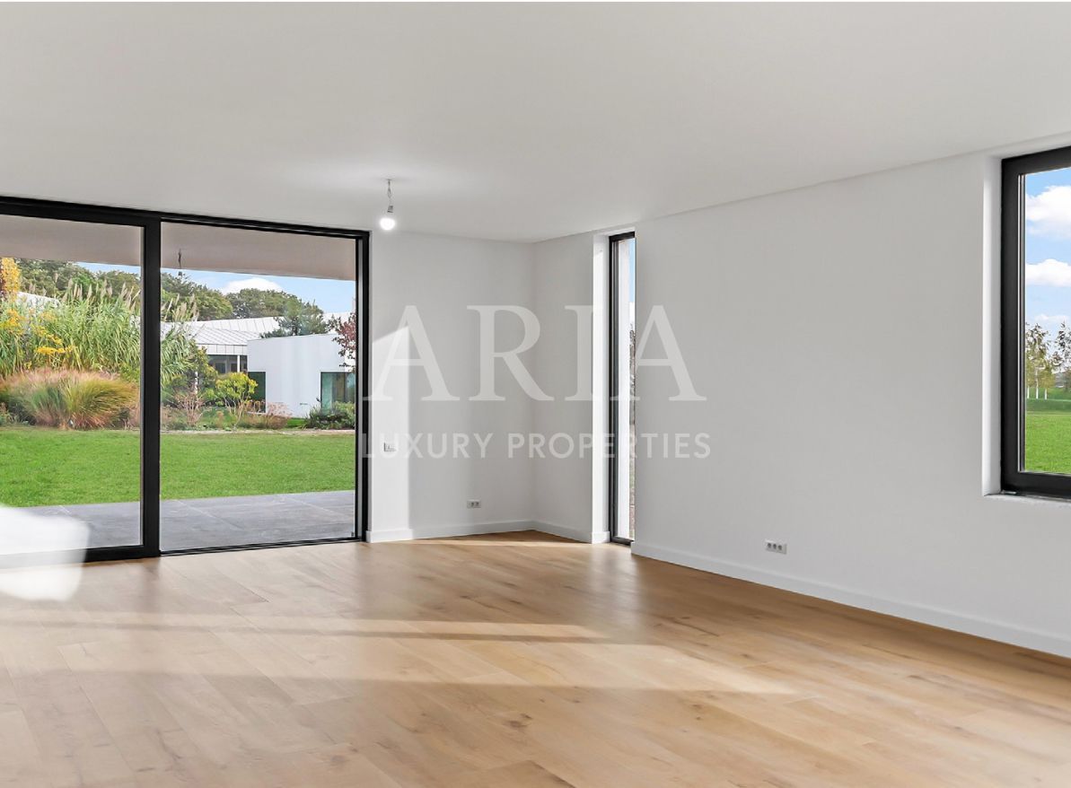 Dumbrava Vlasiei – Armonie între design, lumină și natură - Poză 3