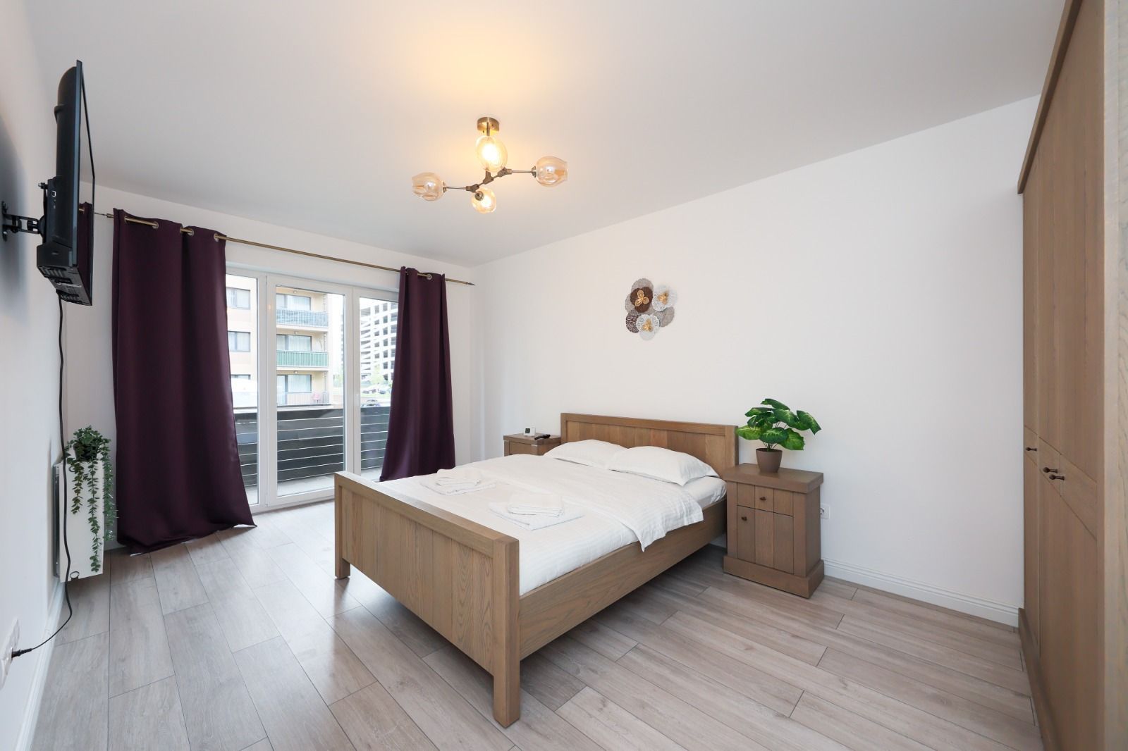 Garsonieră 39 mp Decomandată | Mobilată Modern | Tractorul – Coresi Mall - Poză 3