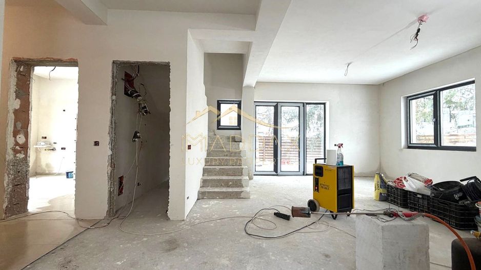 Vila moderna 6 camere // 190mp // teren 300mp // Tunari - Poză 6