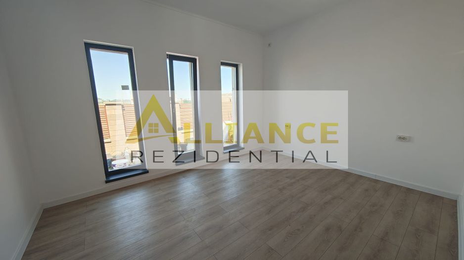 Casa pe parter cu 3 camere, 2 bai si teren de 375 mp - Poză 5