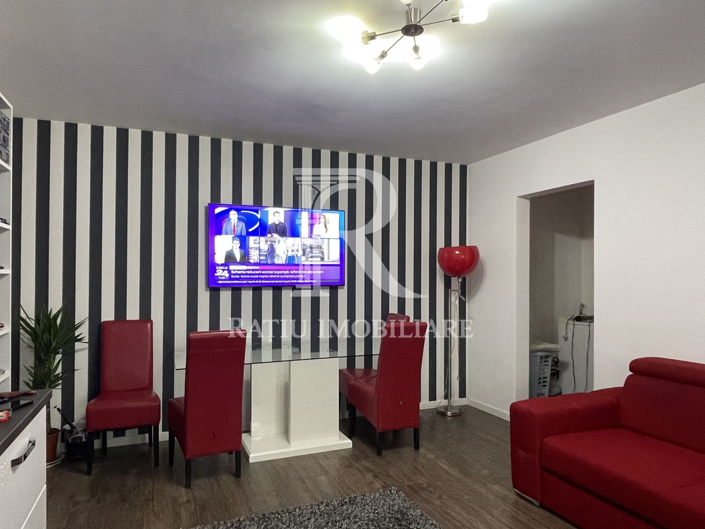 Apartament cu 3 camere | Etaj intermediar | Rogerius | Oradea - Poză 1