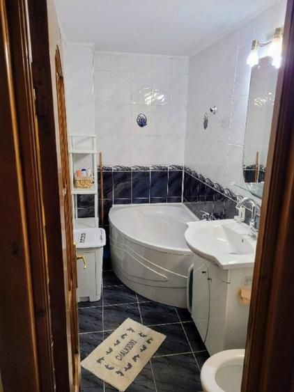 Sebastian - 2 camere, decomandat, comfort 1, bloc renovat, mobilat, utilat. - Poză 13