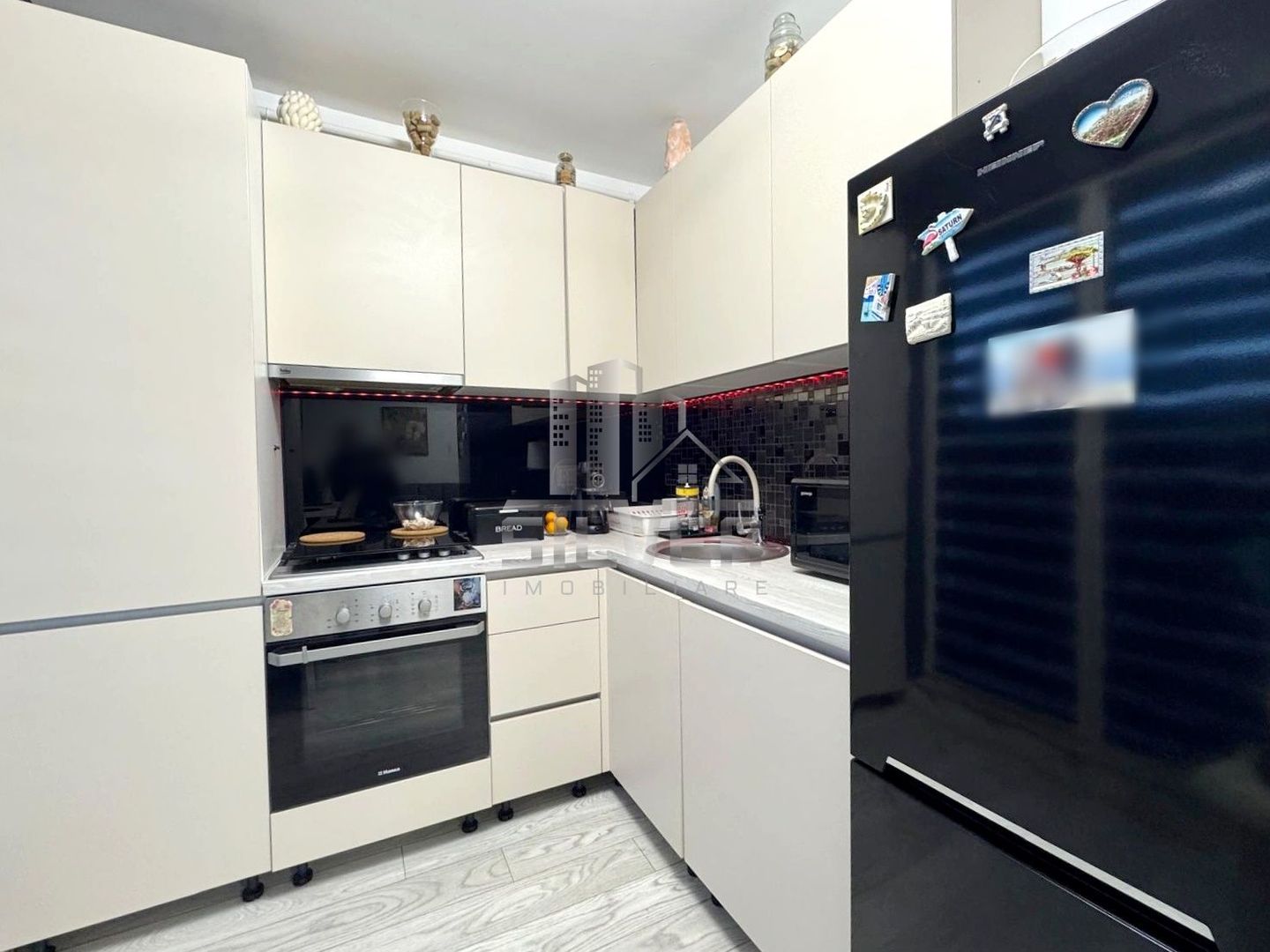 Apartament cu 2 camere+terasa de 23.6 mp/zona străzii Eroilor. - Poză 6