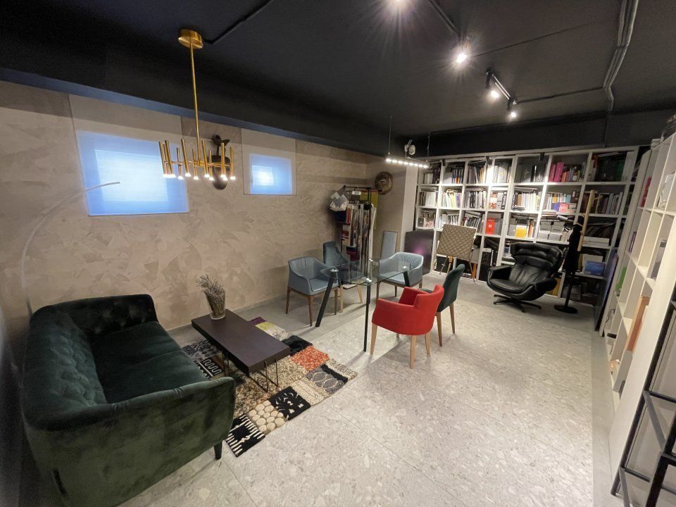 Duplex 3 camere amenajat birou/showroom, cu parcare inclusa - Poză 3