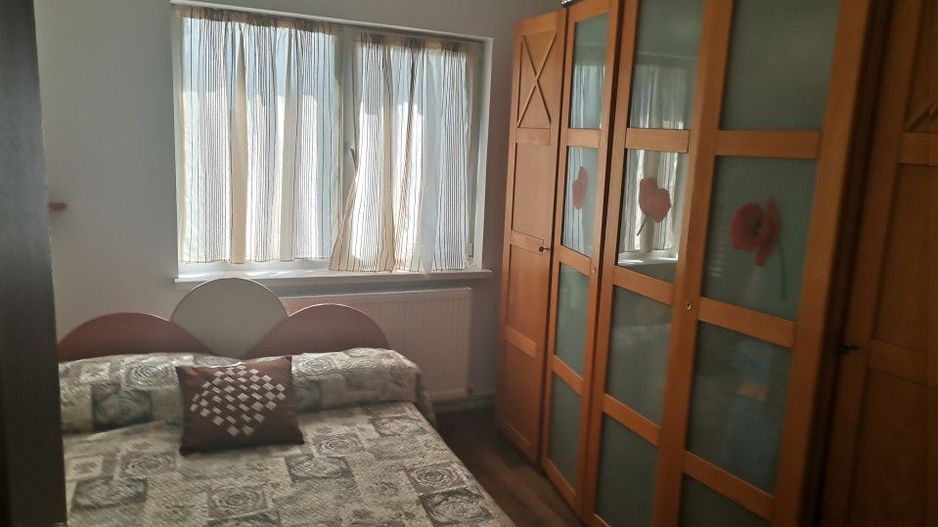 Vanzare apartament 3 camere, Gavana, zona Piata - Poză 3