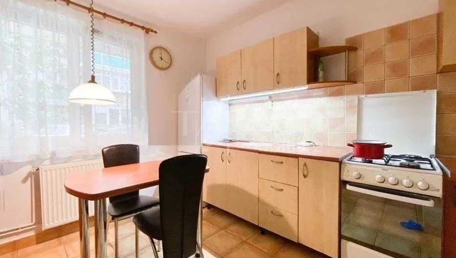 Apartament 2 camere, zona Ultracentrala. - Poză 1