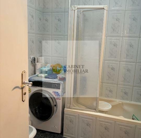 Vilă Spațioasă cu 7 Camere in Domenii – Locație Excelentă - Poză 15