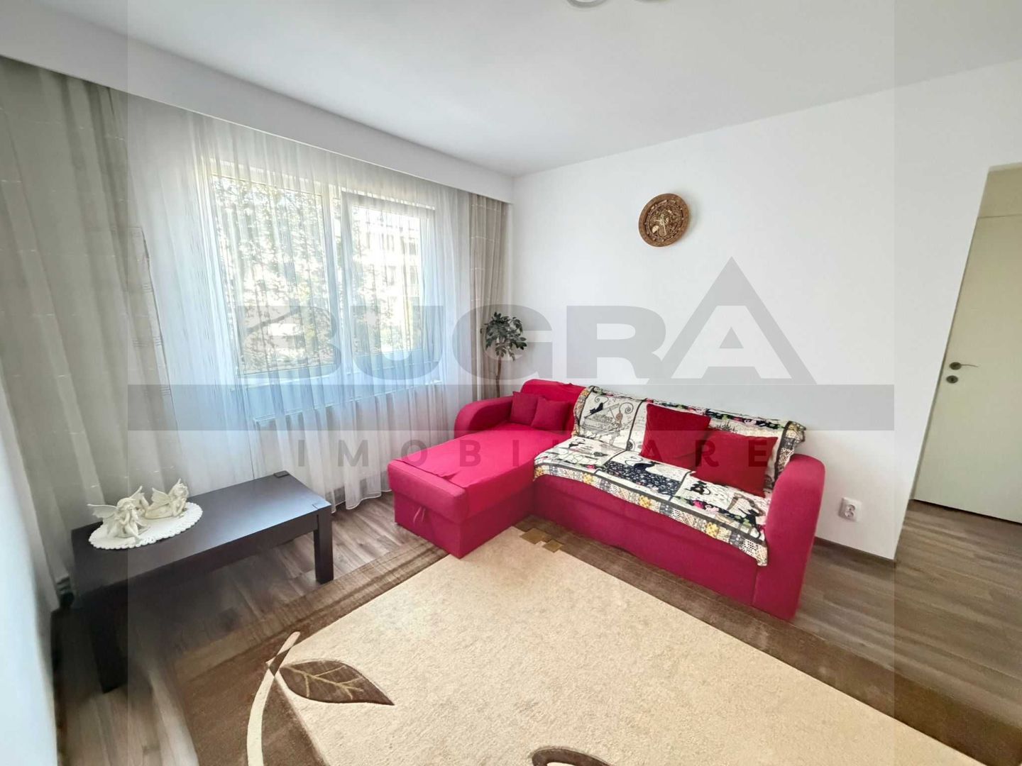 Apartament cu 3 camere, 45 mp, etaj intermediar, Zona Minerva - Poză 1