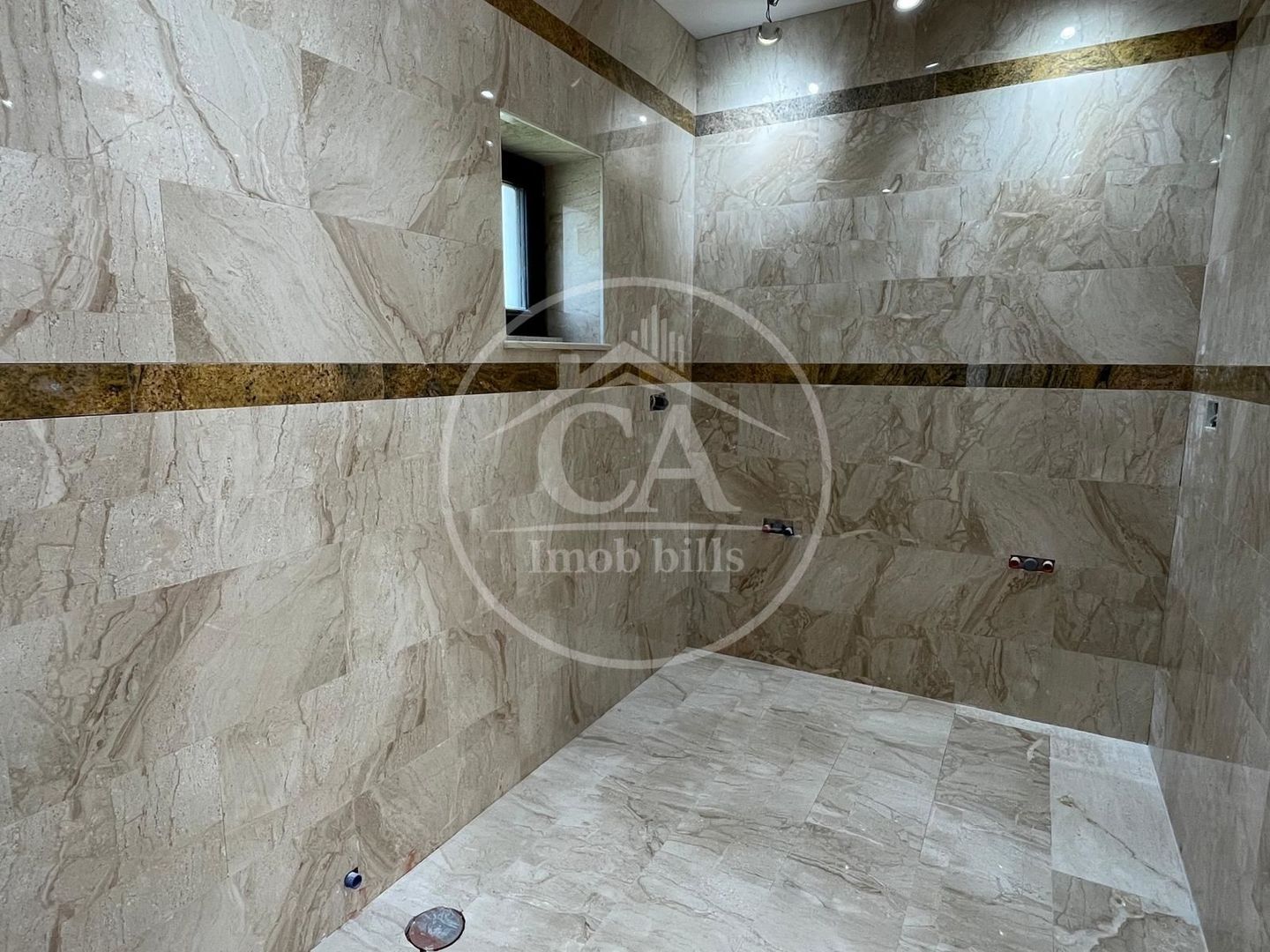 Casă de vânzare P+E+M cu 7 camere in Cartierul Grigorescu, Oradea - Poză 13