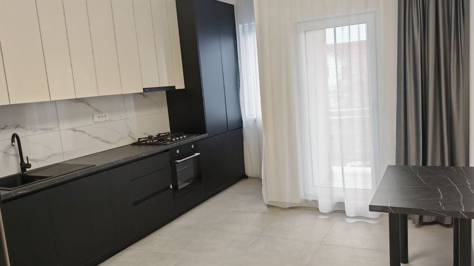 Apartament open-space bloc nou prima inchiriere - Poză 1