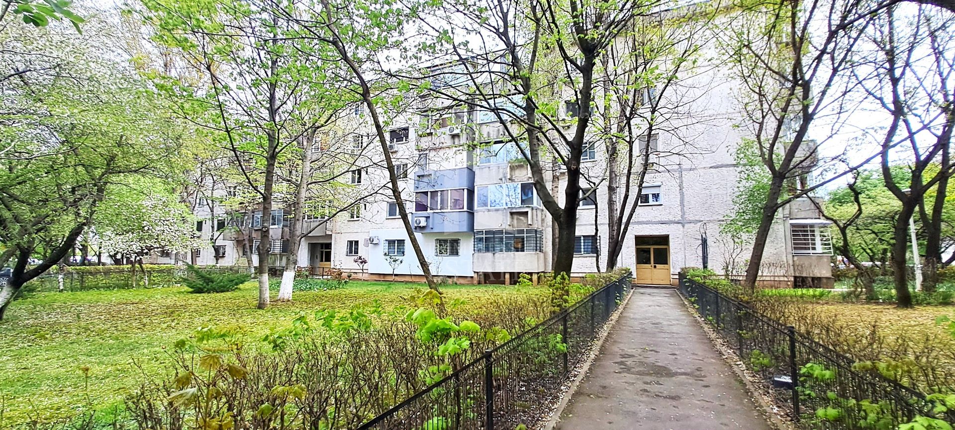 3 cam | Cel mai spatios | Decomandat | Centrala proprie - Poză 1
