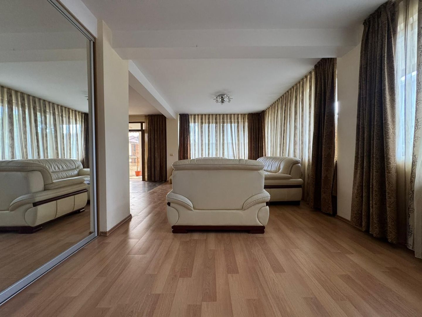 3 camere  || Voluntari || IDEAL PENTRU LOCUINTA SAU SPATIU COMERCIAL - Poză 6