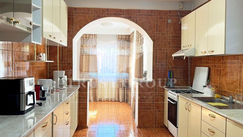 Casa de locuit | 6 camere | , 280 mp , Parcul Circului - Poză 19