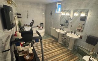 Casă de vânzare pe strada Tudor Vladimirescu - Poză 5