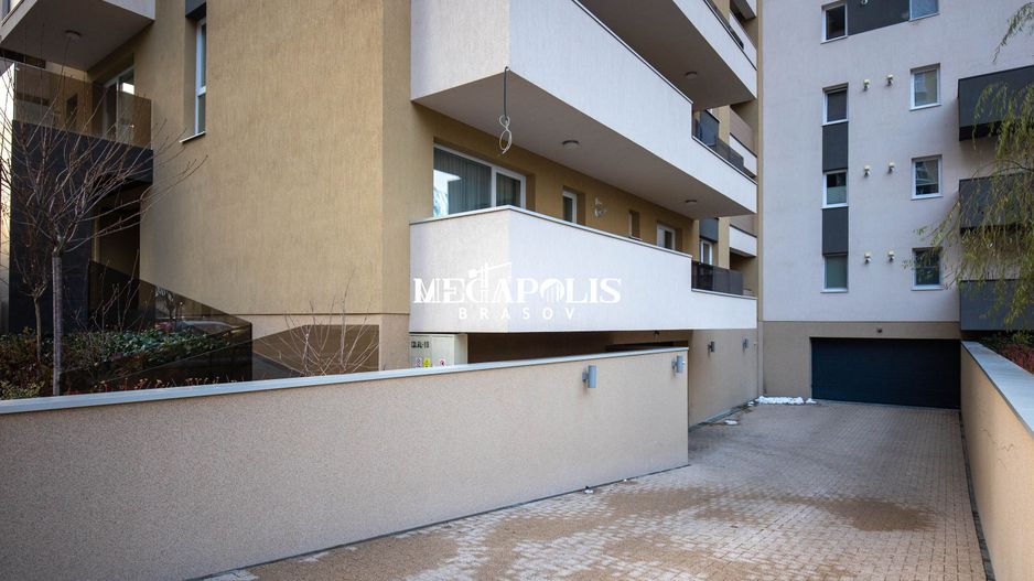 Urban Plaza - Poză 9