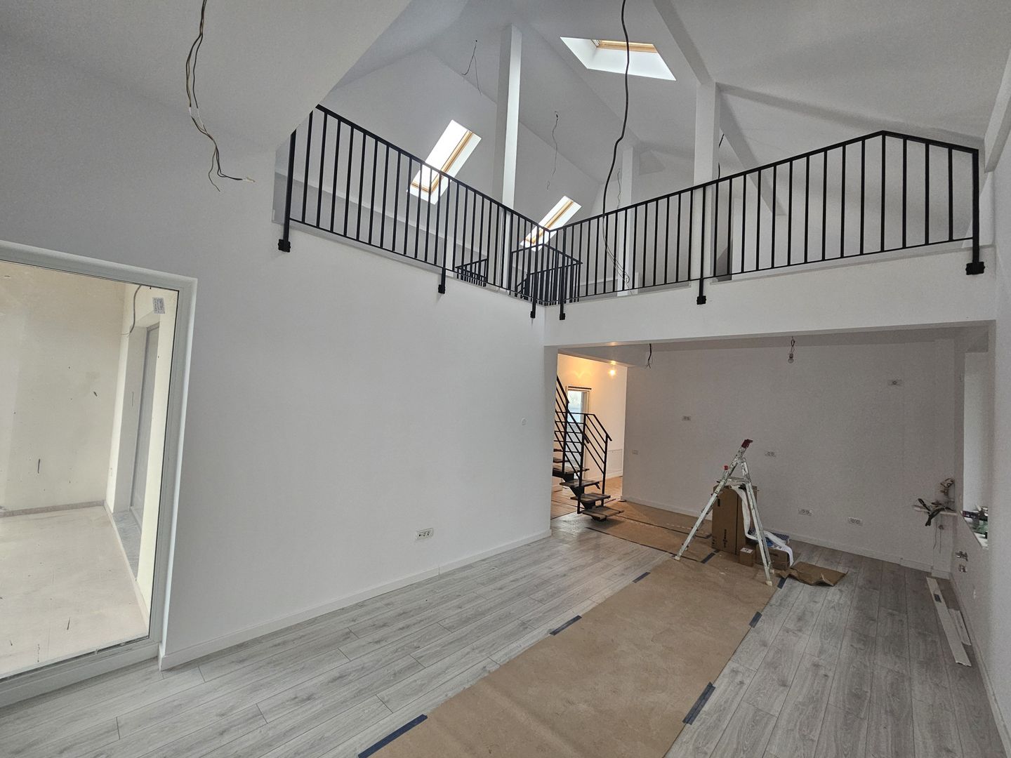 Case Parter Stil Mediteranean de Vânzare în Tunari - 100 metri Padure - Poză 8