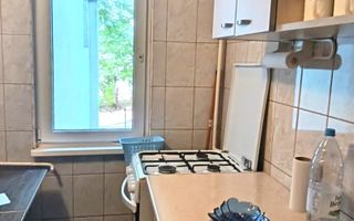 De vanzare apartament cu 2 camere, Micro 13, parter, 50.000 euro - Poză 1