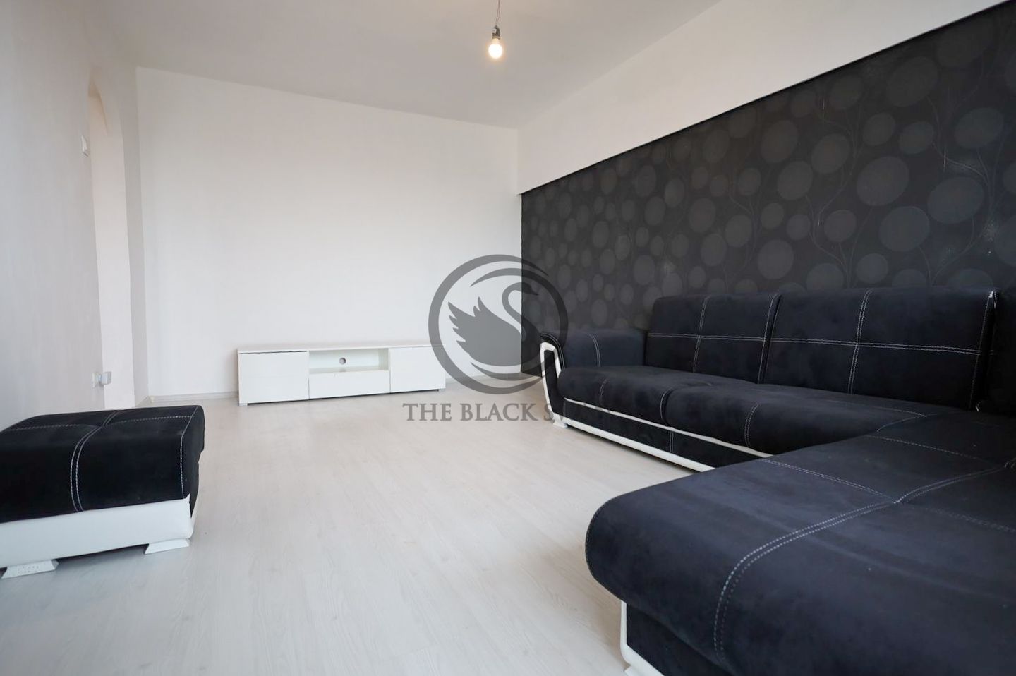 Apartament 3 camere de vanzare | Malu Rosu | Balcon 12mp | Comision 0% - Poză 1