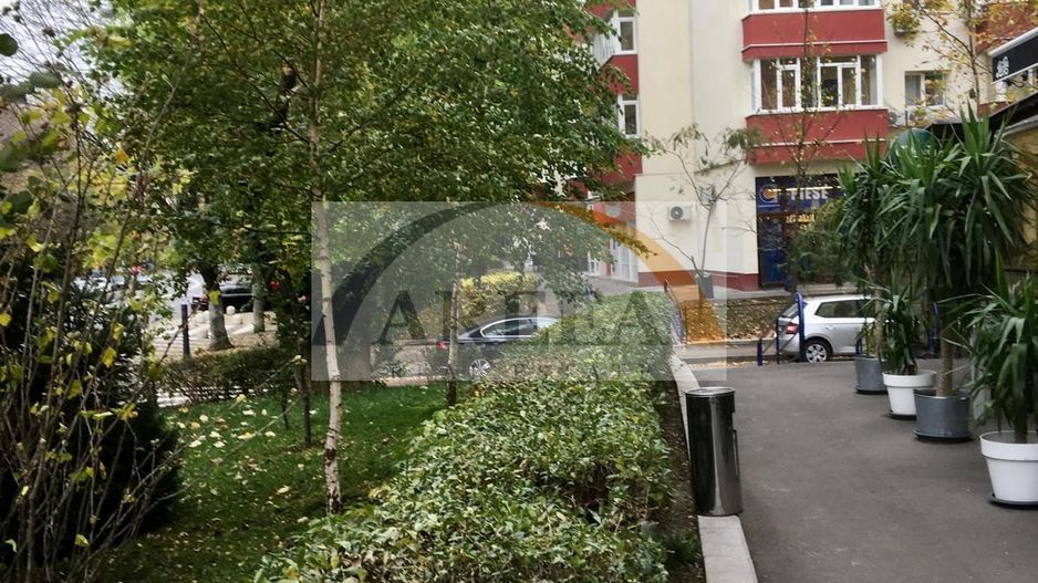 De vanzare - elegant, renovat complet - 3 camere la Calea Vacaresti - Poză 14