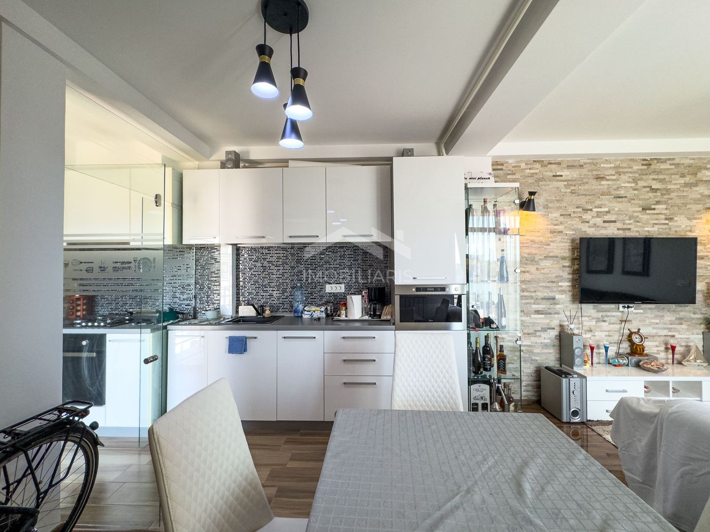 Apartament modern - 2 camere la cheie - zona Lidl Mamaia Nord - Poză 1